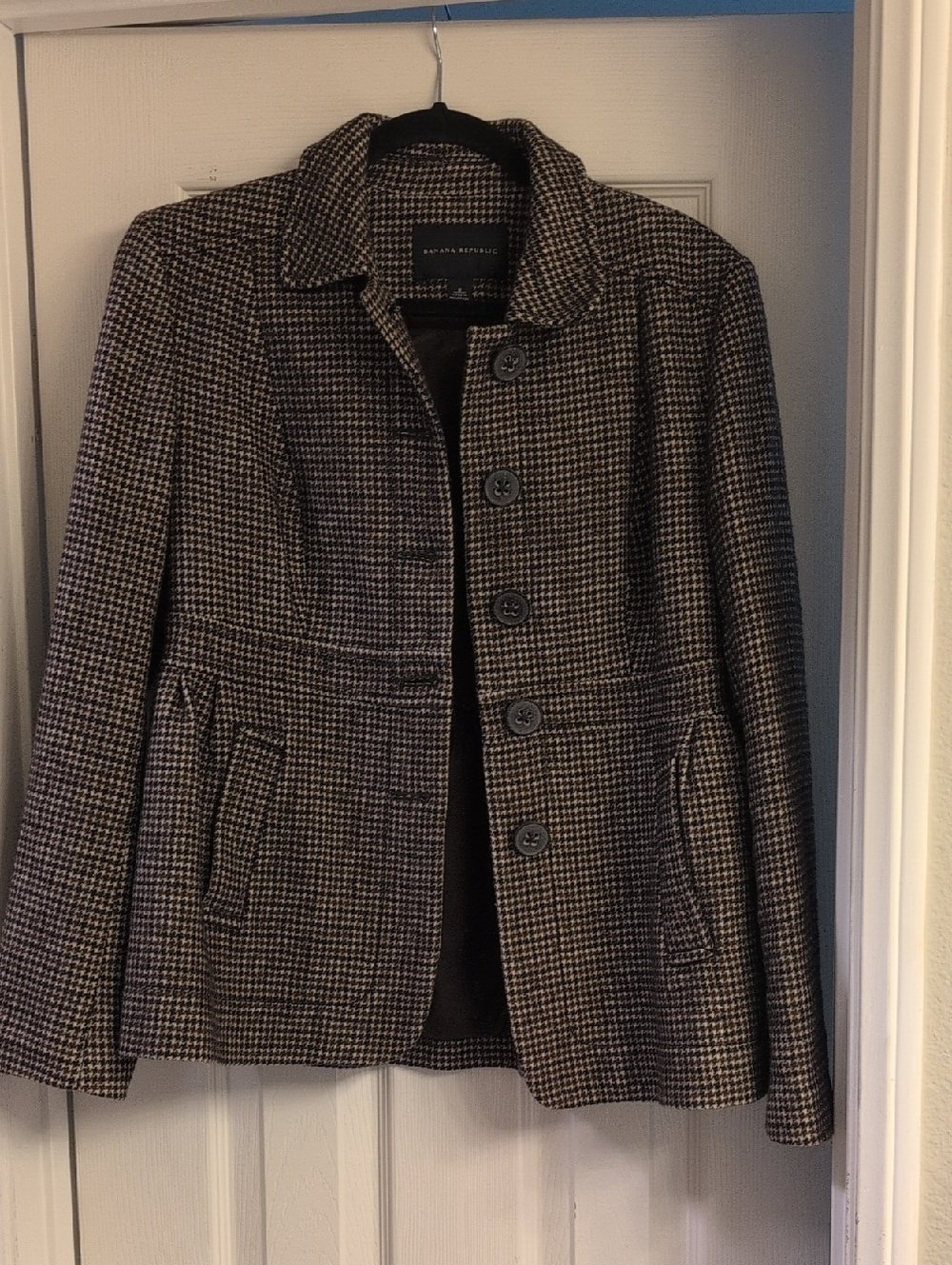 Banana Republic Black & Cream Houndstooth Button Jacket
